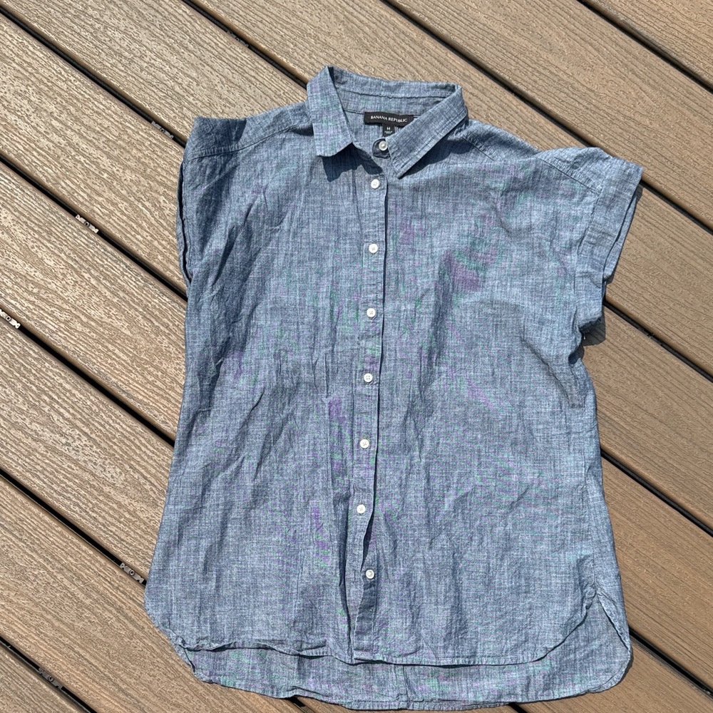 Banana Republic Chambray Blue Button-Up Shirt